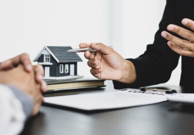 -حقوقی-برای-بررسی-اعتبار-سند-قبل-از-معامله